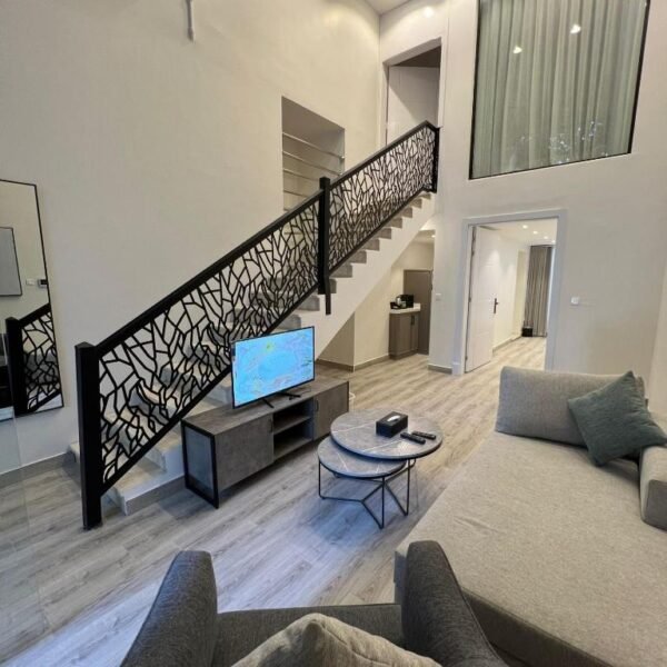Customized apartment furniture - Image 6